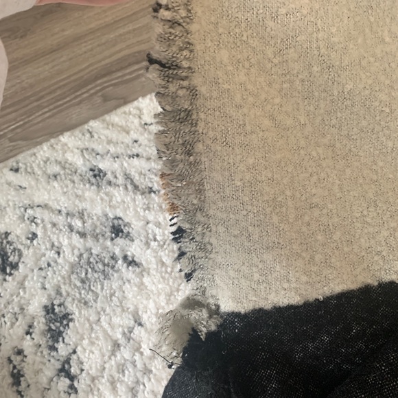 EXPRESS FRINGE PONCHO - Picture 4 of 6